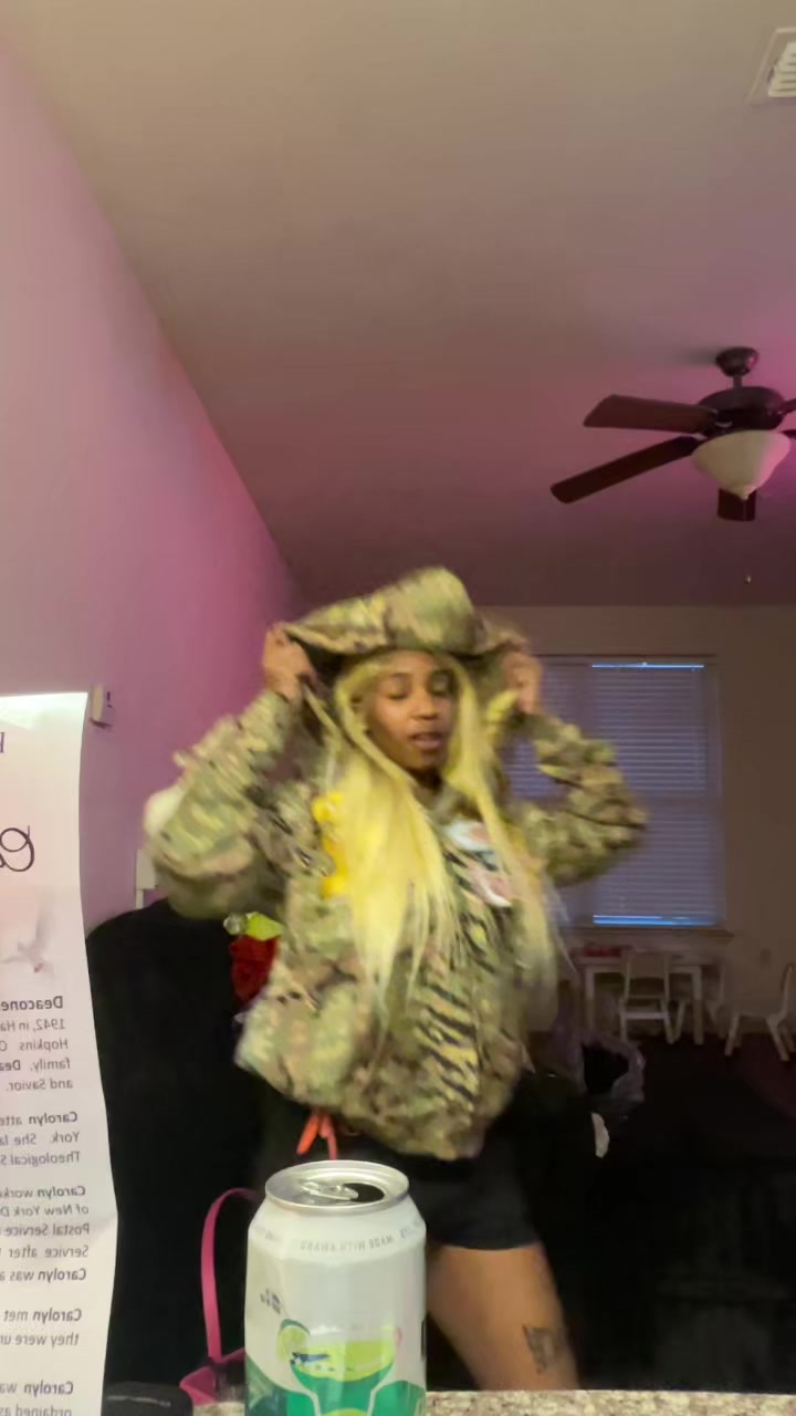 @kaayedabratt1