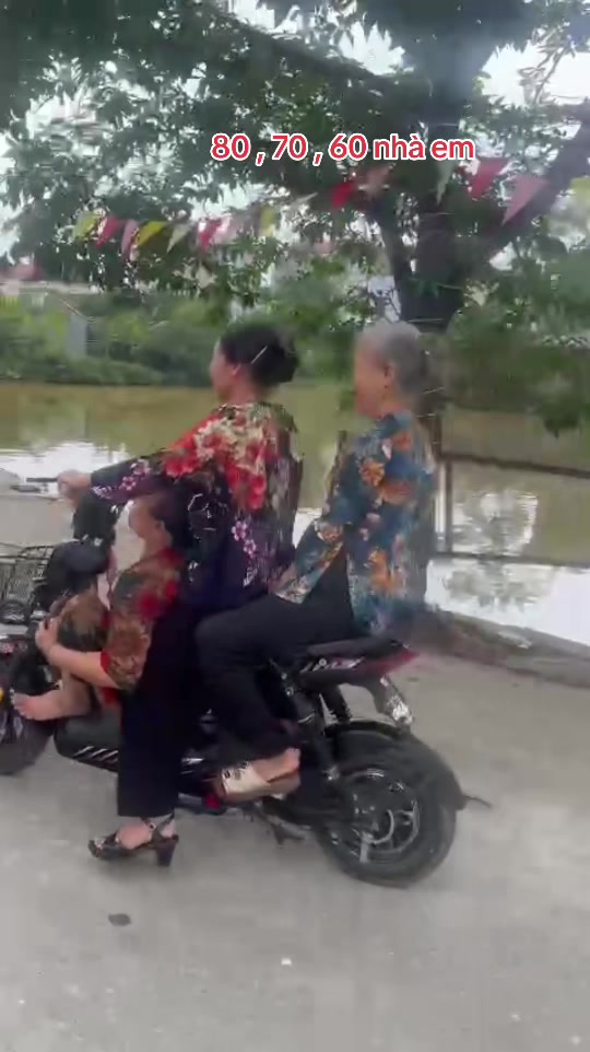 @💗 Hương Chí Phèo 💗