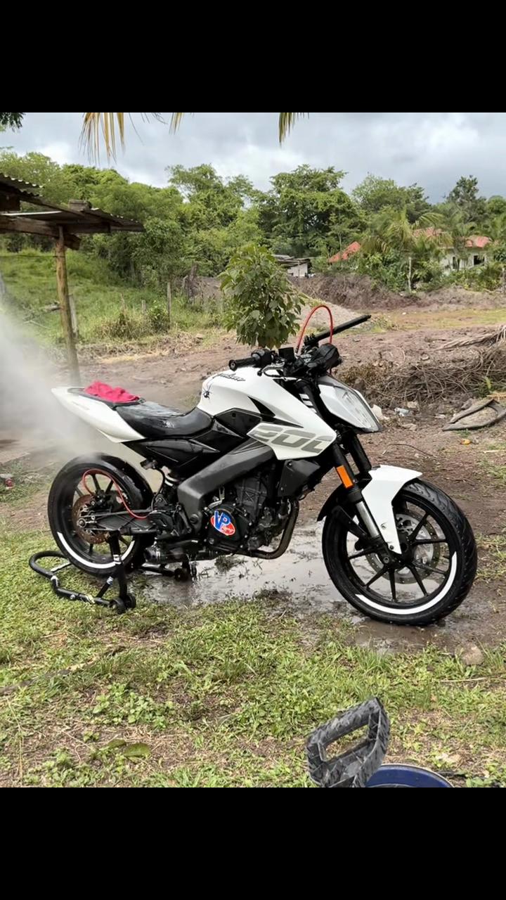 @Super Jav&iuml; 099