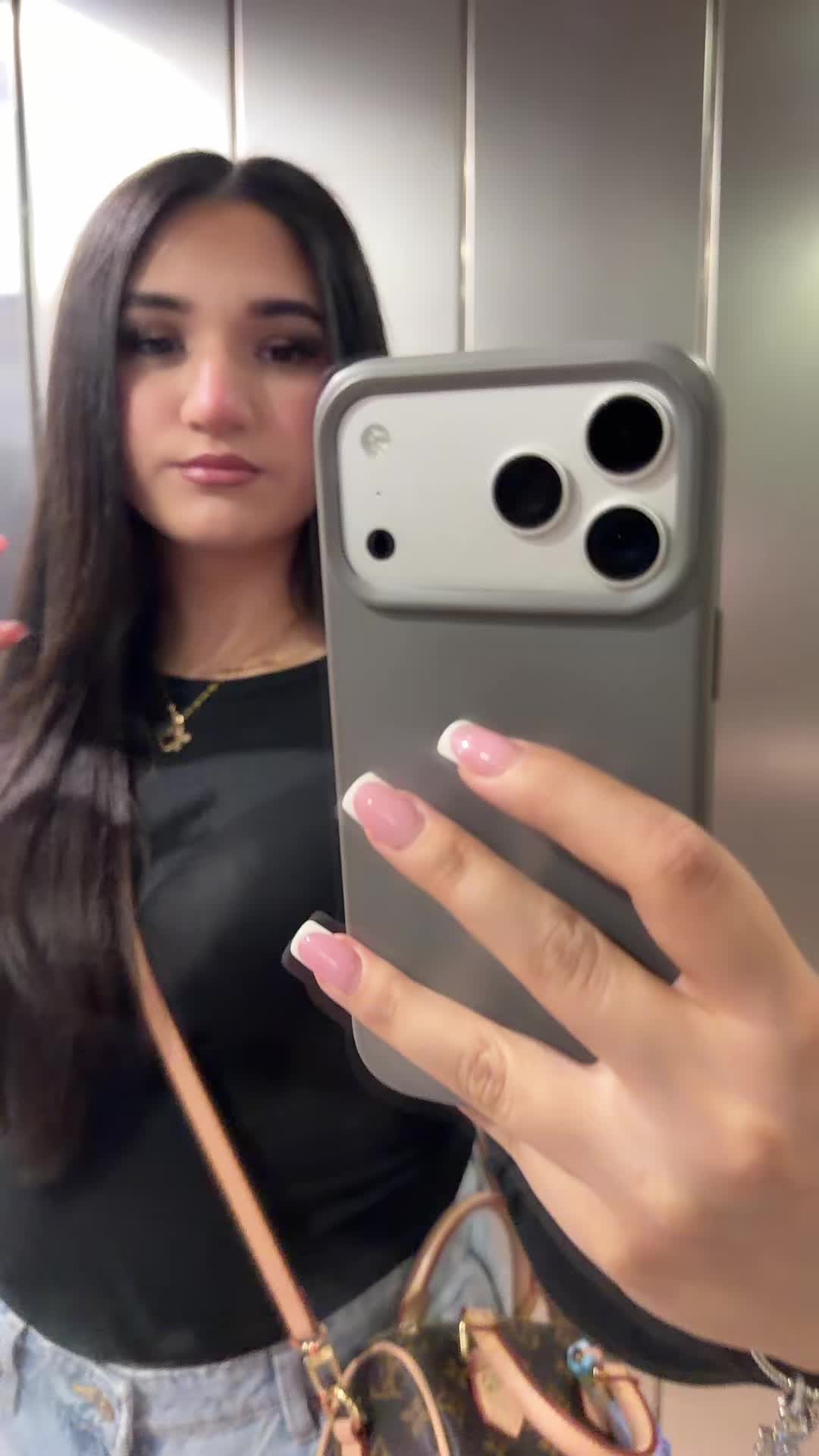 @𝐃
