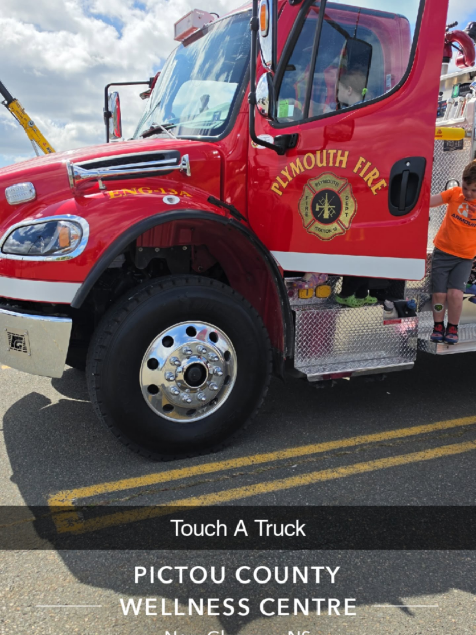 @ᖴᗩᗯKEᑎ ᑕᕼEᖇᖇYᗷOᗰᗷ🚒🇨🇦