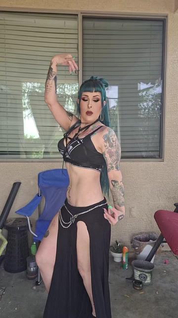 @niki_noxious