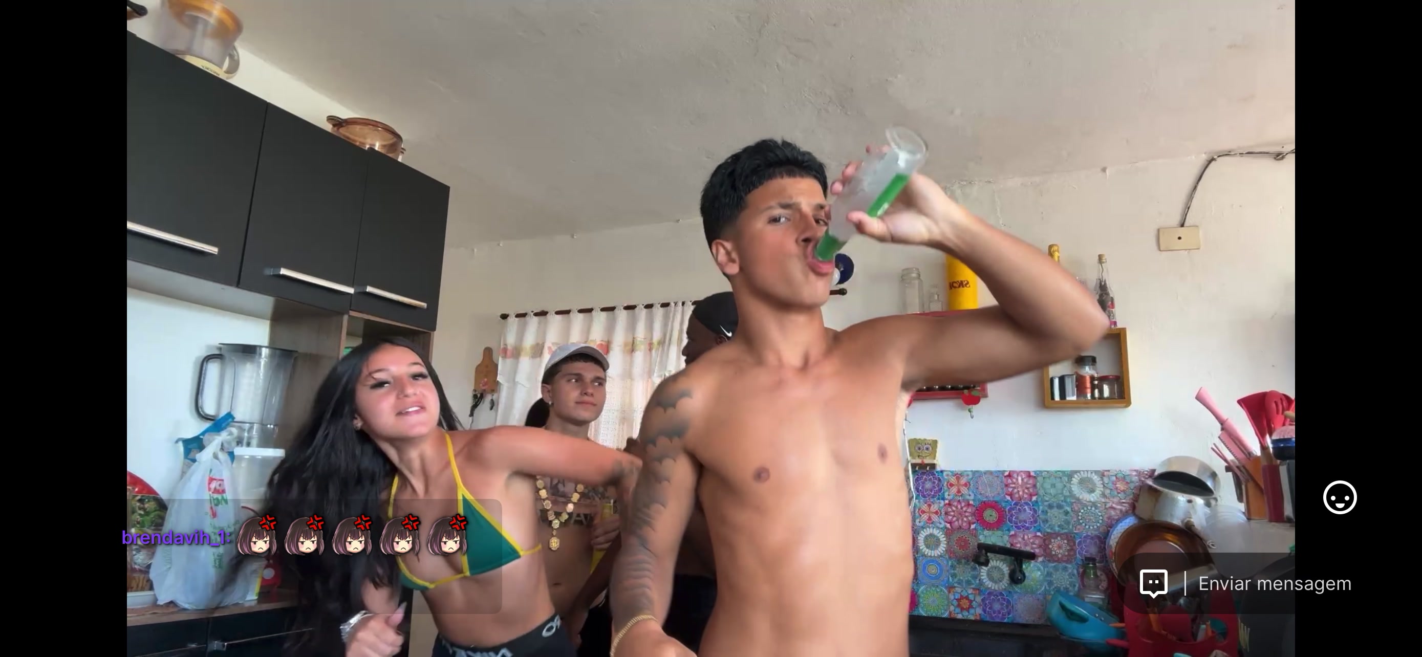 @Clips de umas live por a&iacute;