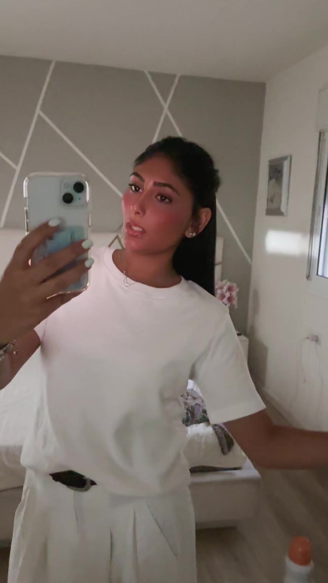 @Leahshamai