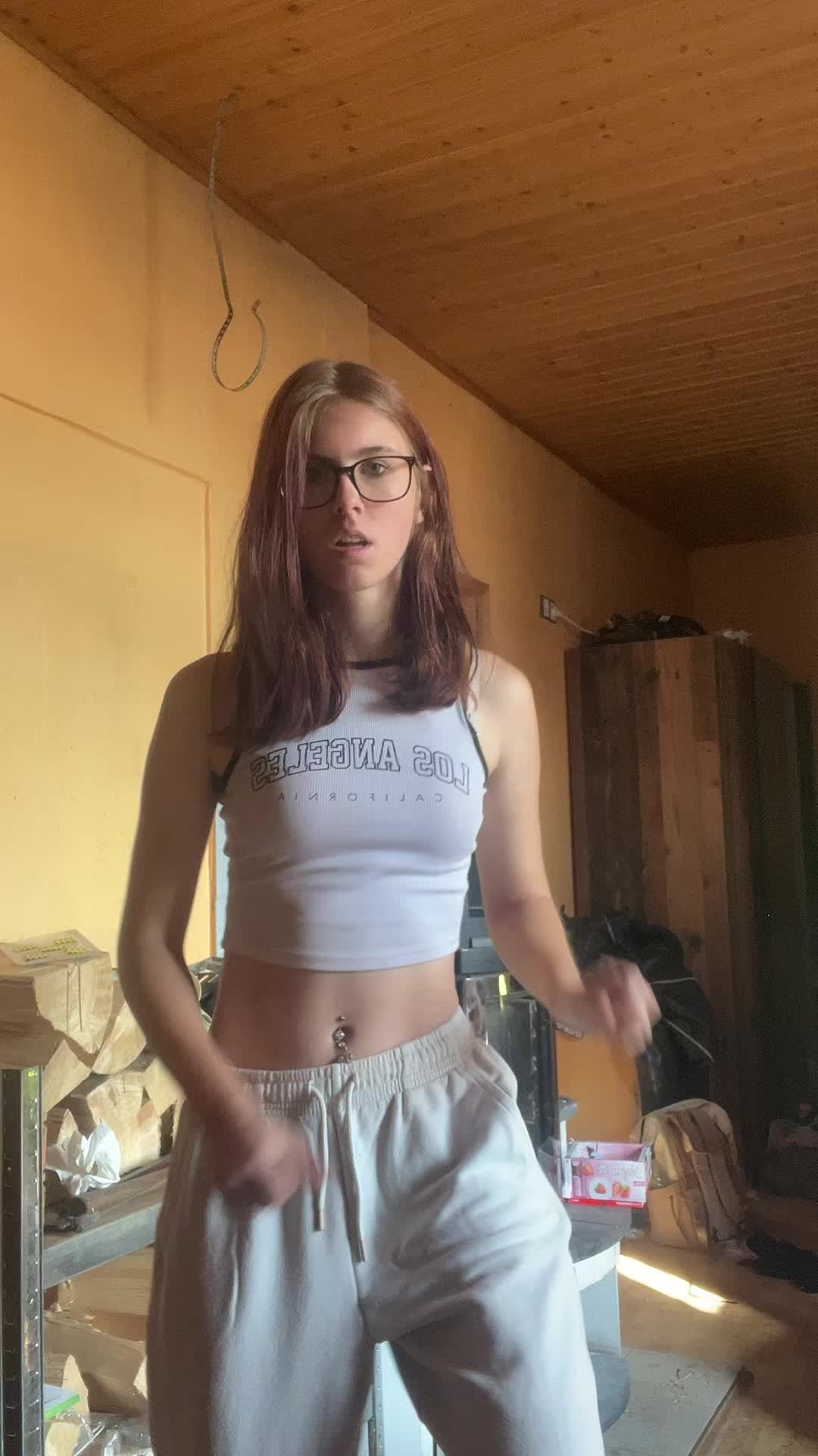 @Lenalovelykeksi