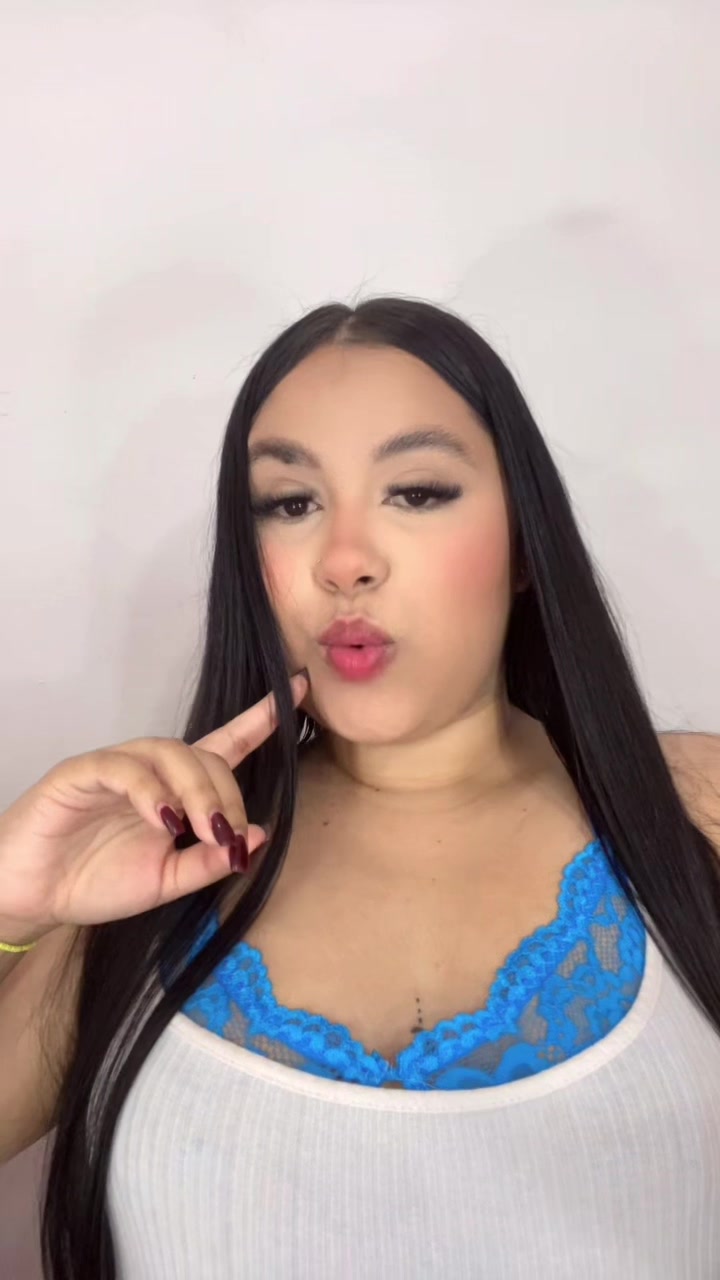 @DANIELA TORRES🌼