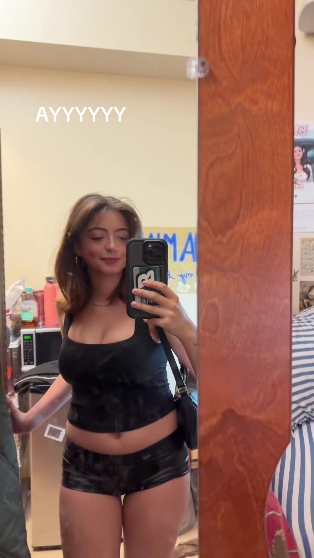 @bella