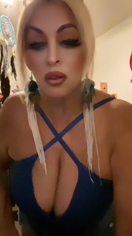 @CeciliaSheila