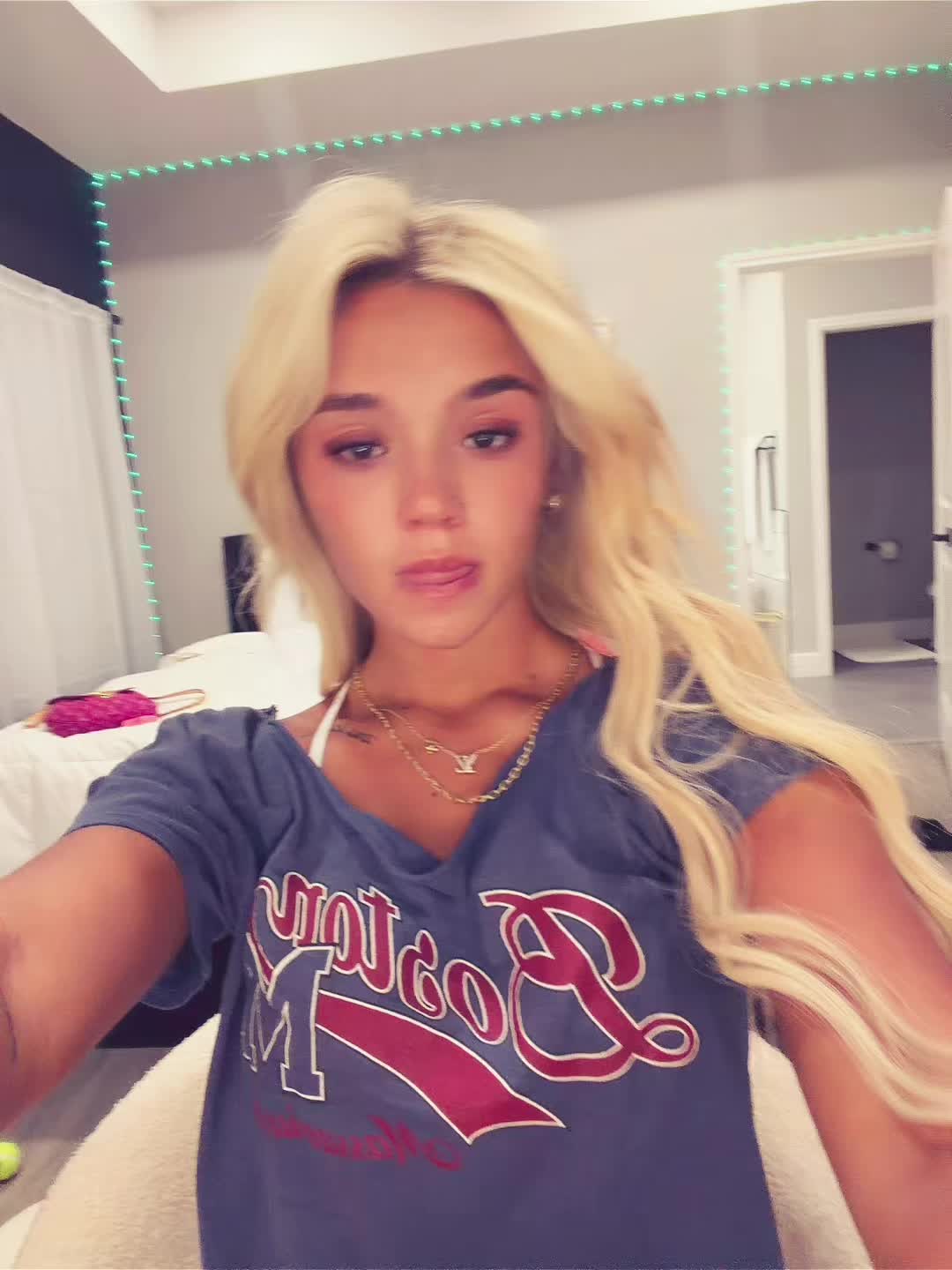 @Julianna
