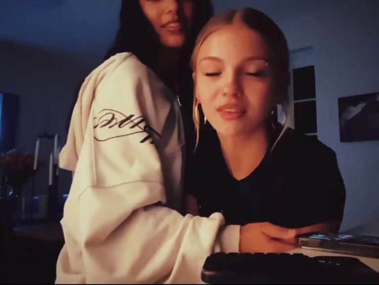 @izzyandalanna.archive