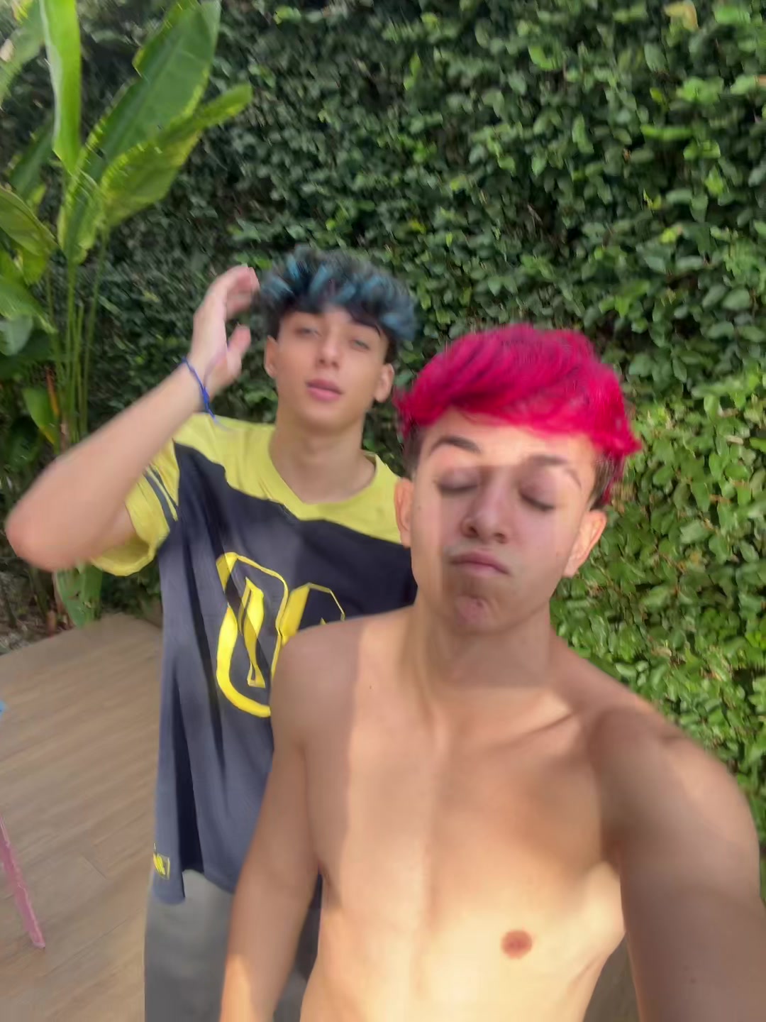@Lz