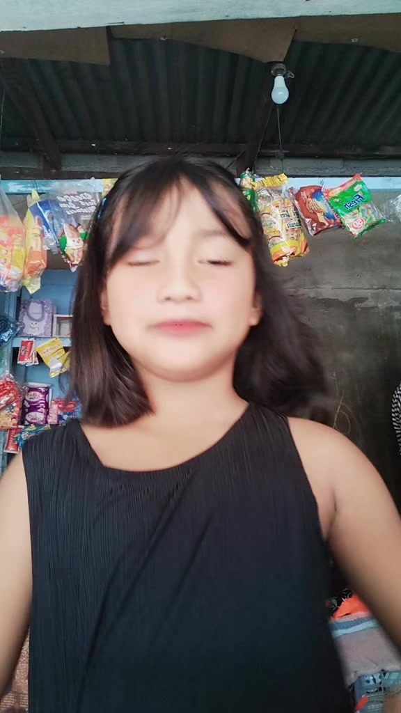 @celineeeee