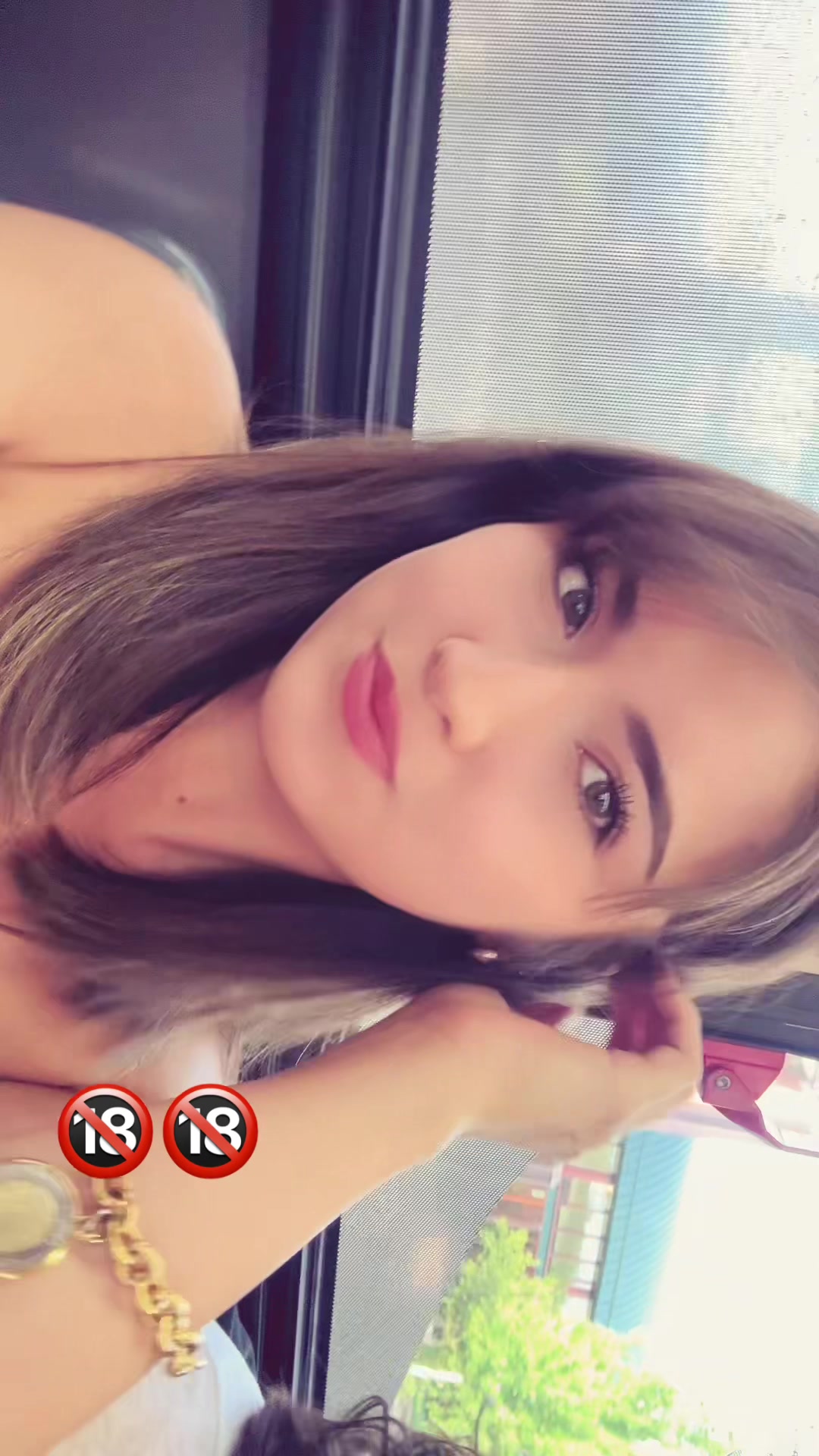 @adelina