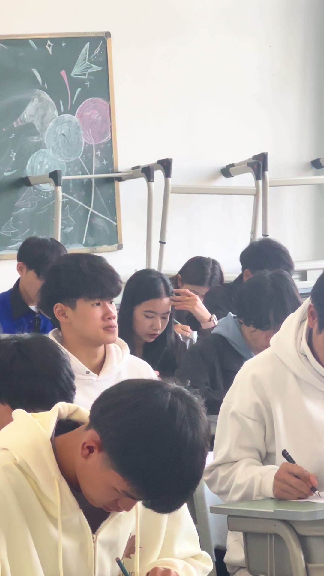 @乌赛ບໍ່ກິນໂຈ໊ກ🫕
