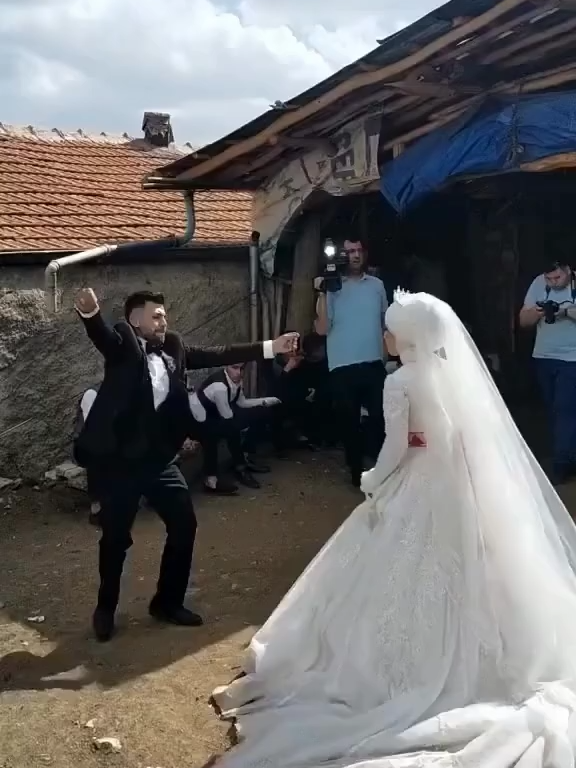 @D&uuml;ğ&uuml;nlerden Kesitler