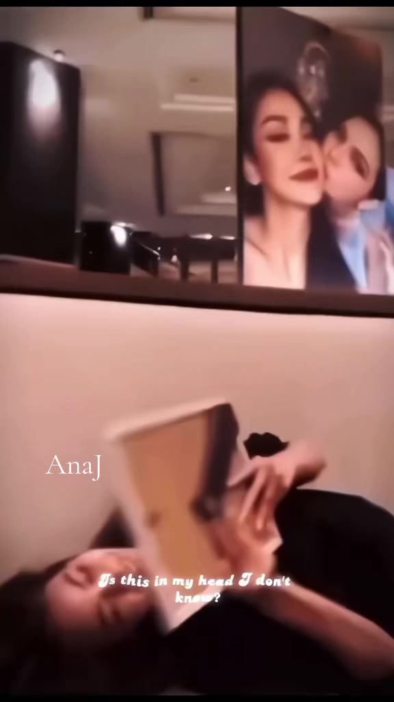 @Ana J 🏳️&zwj;🌈
