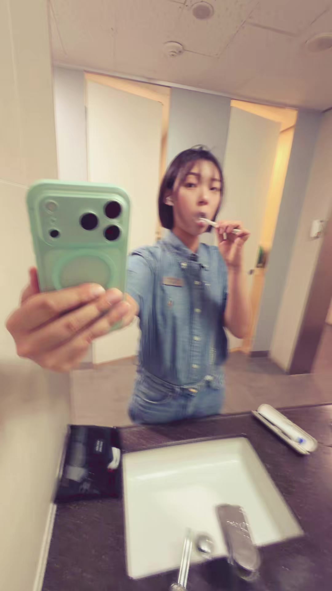@지우