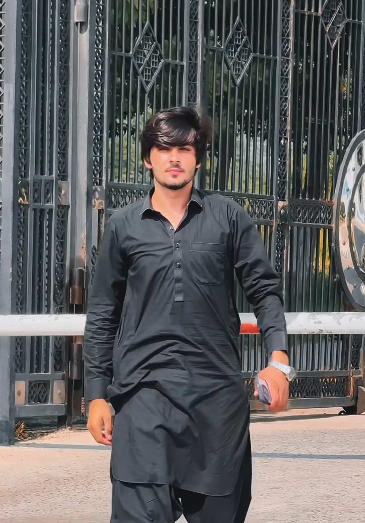 @UBAID LOYAL