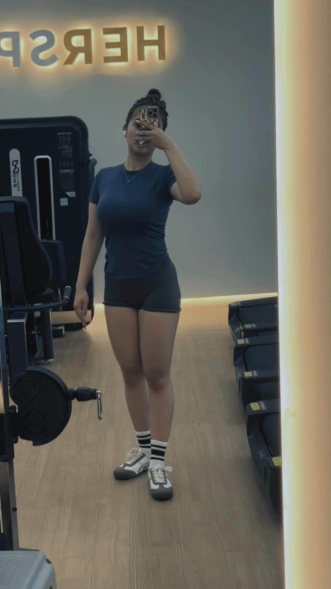 @Yaayos