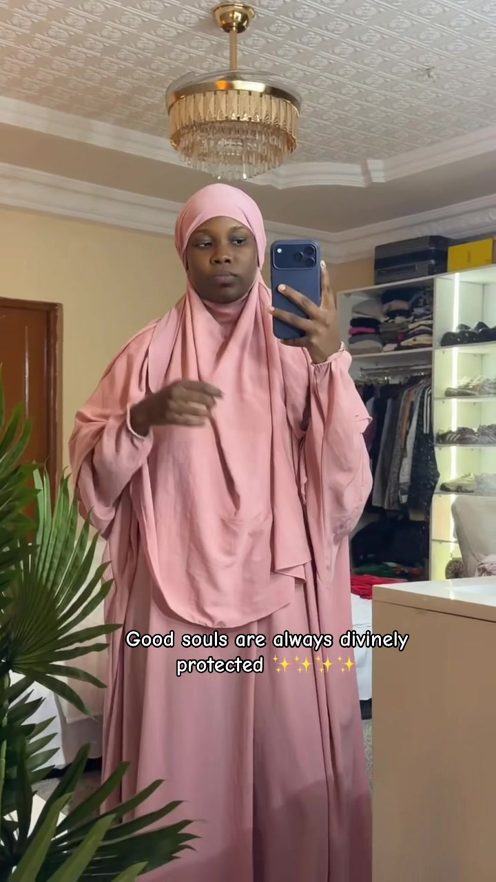 @Curvybynabou🛍️🇨🇳🇬🇲🎀
