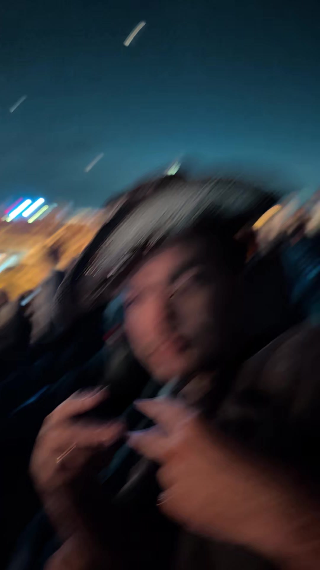 @Jú