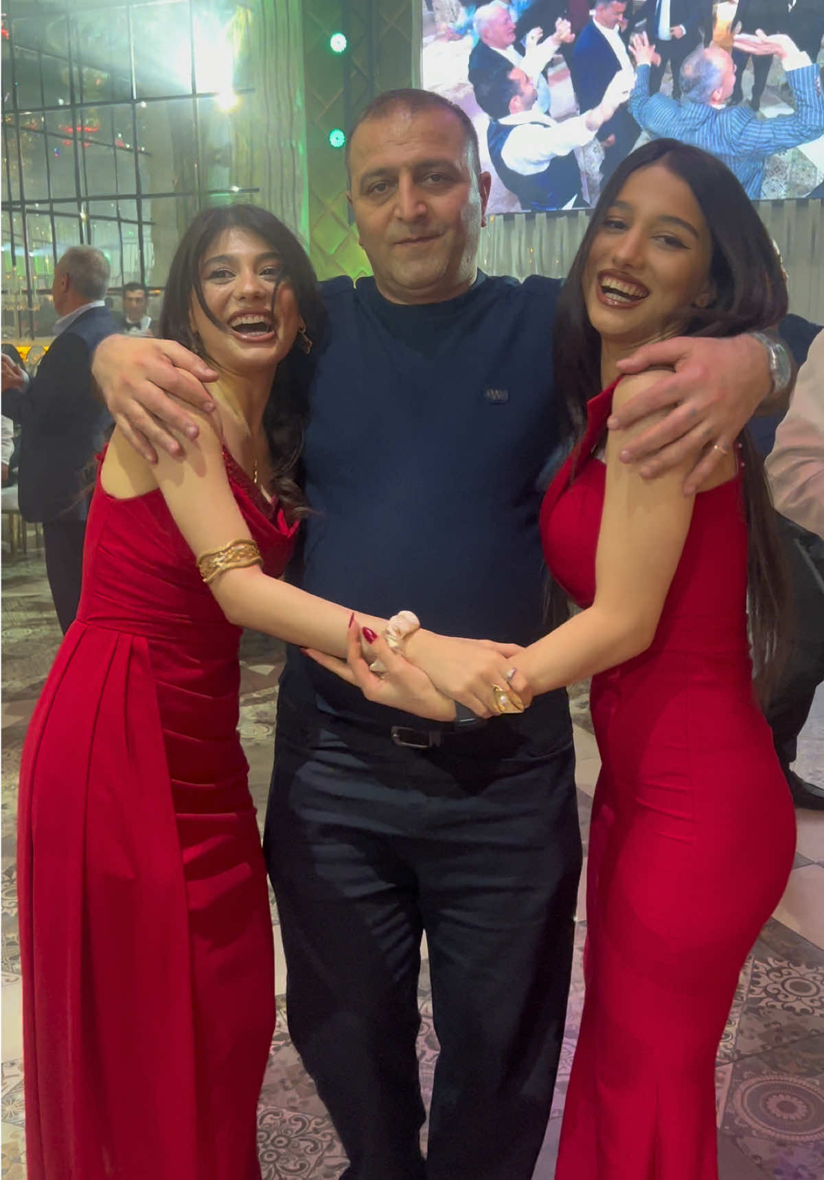 @𝑹&ouml;𝒚𝒂🇦🇿🇺🇸