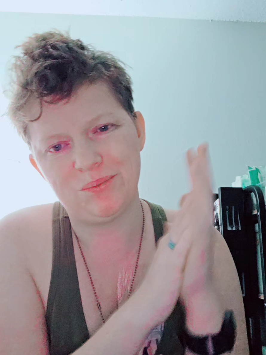 @queen_of_spreading_love
