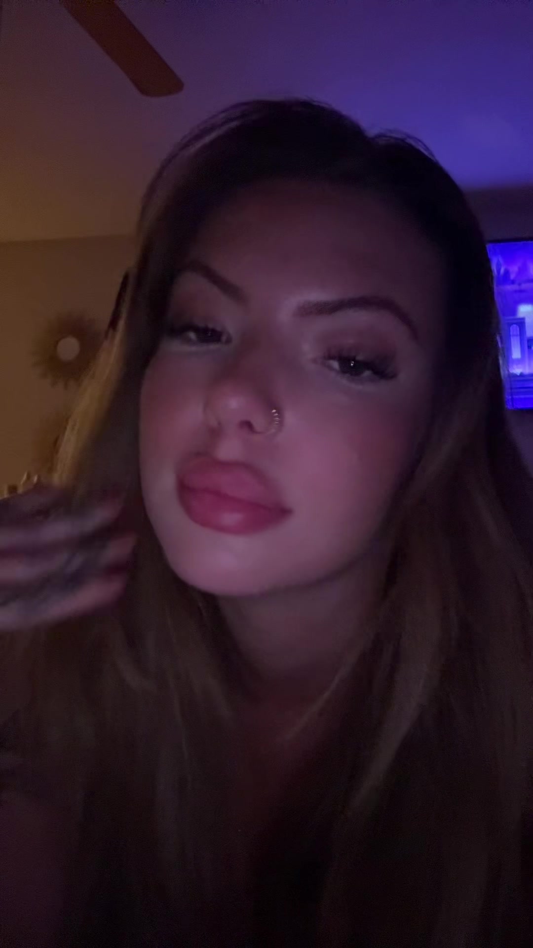 @Bella