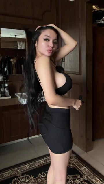 @mynameismonica