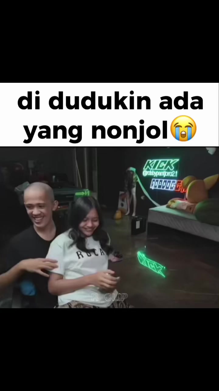 @𝓡_𝐂𝐋𝐈𝐏💫