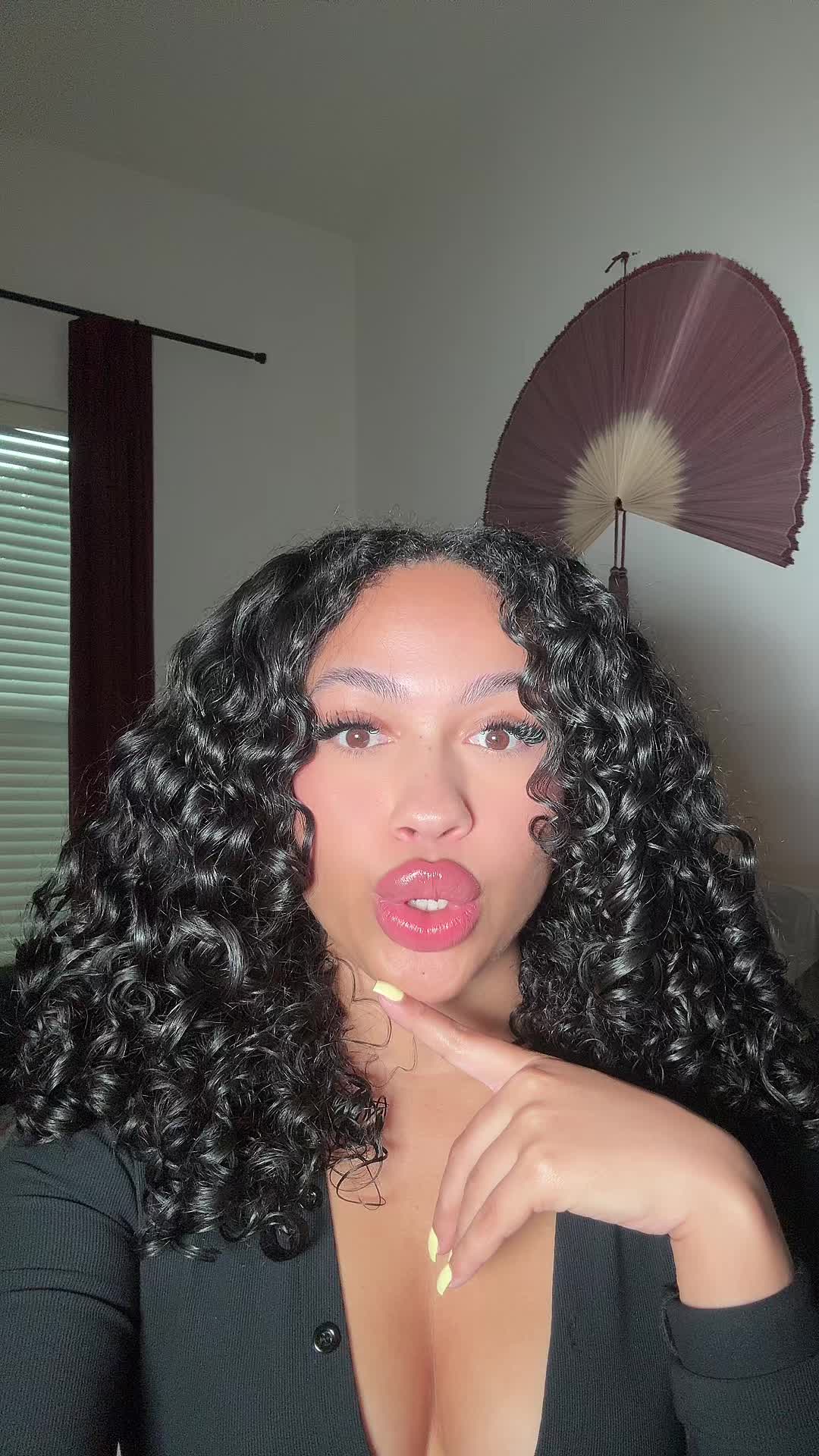 @Bella