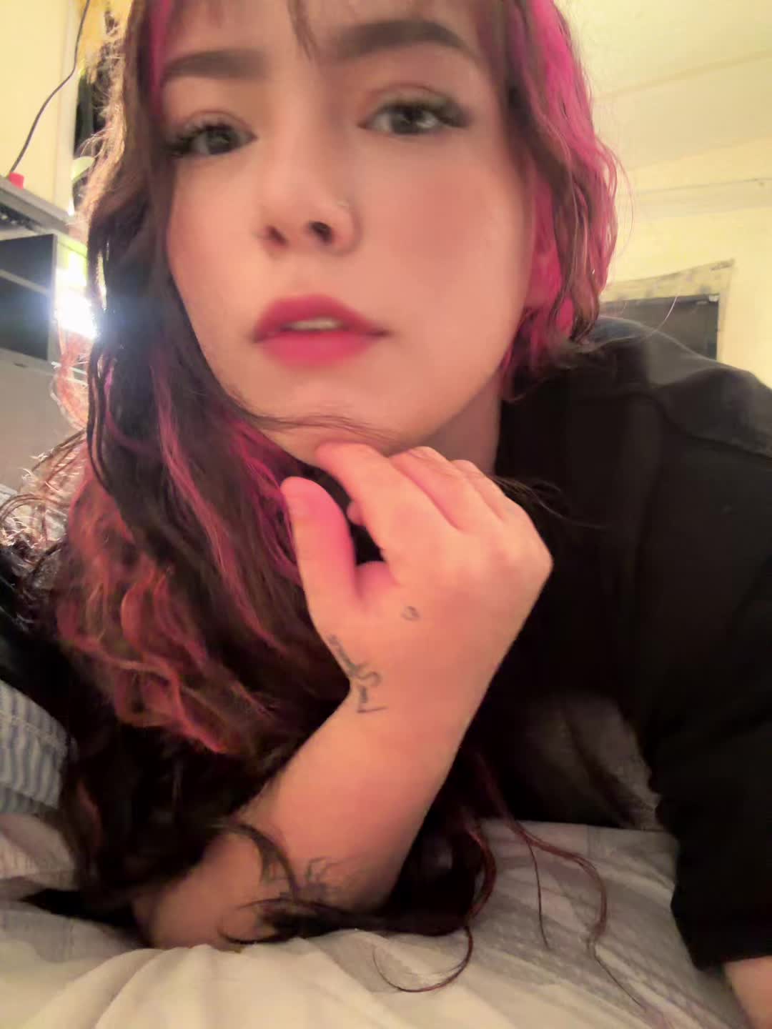 @️