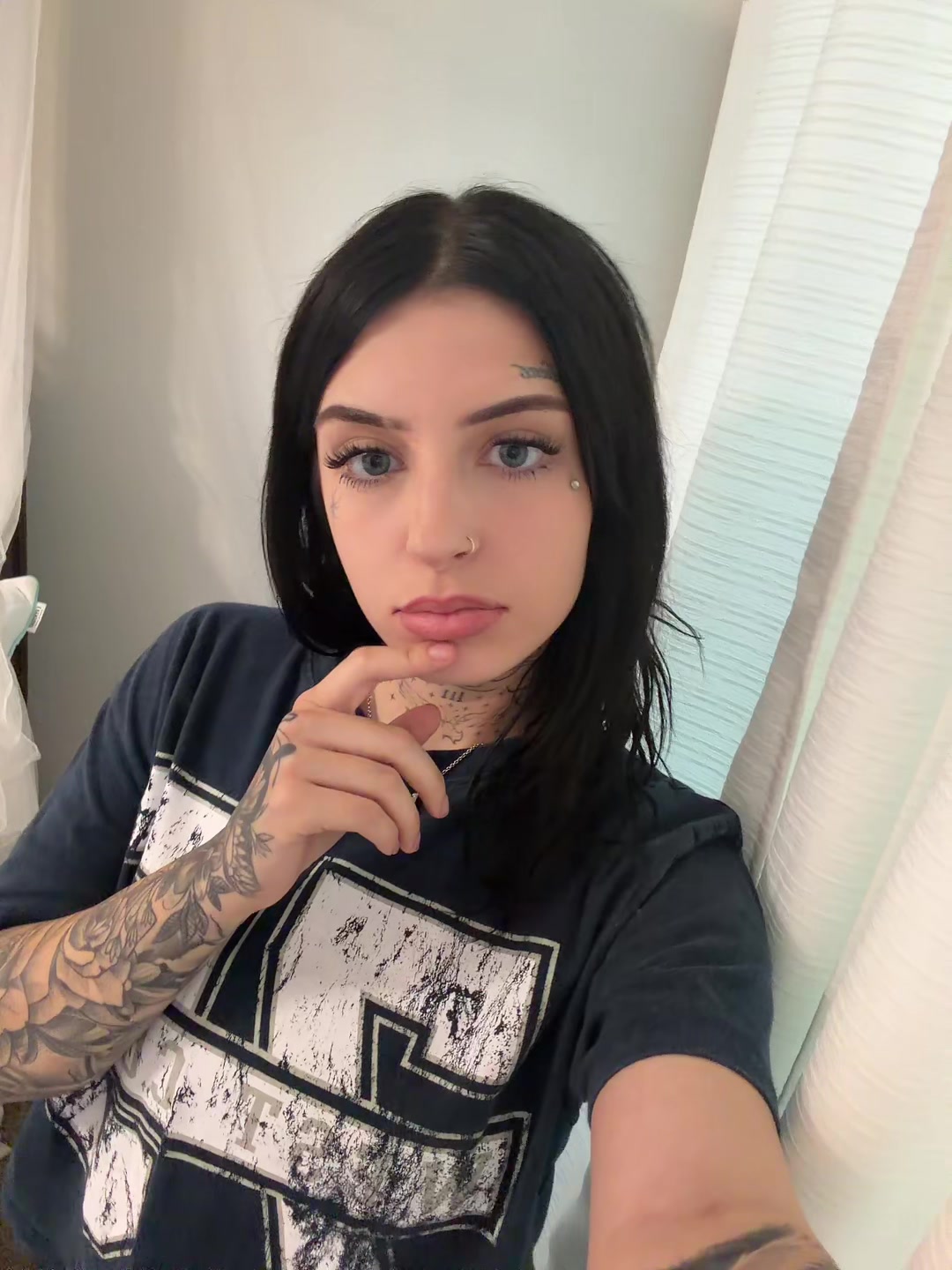 @Lilyrrrose