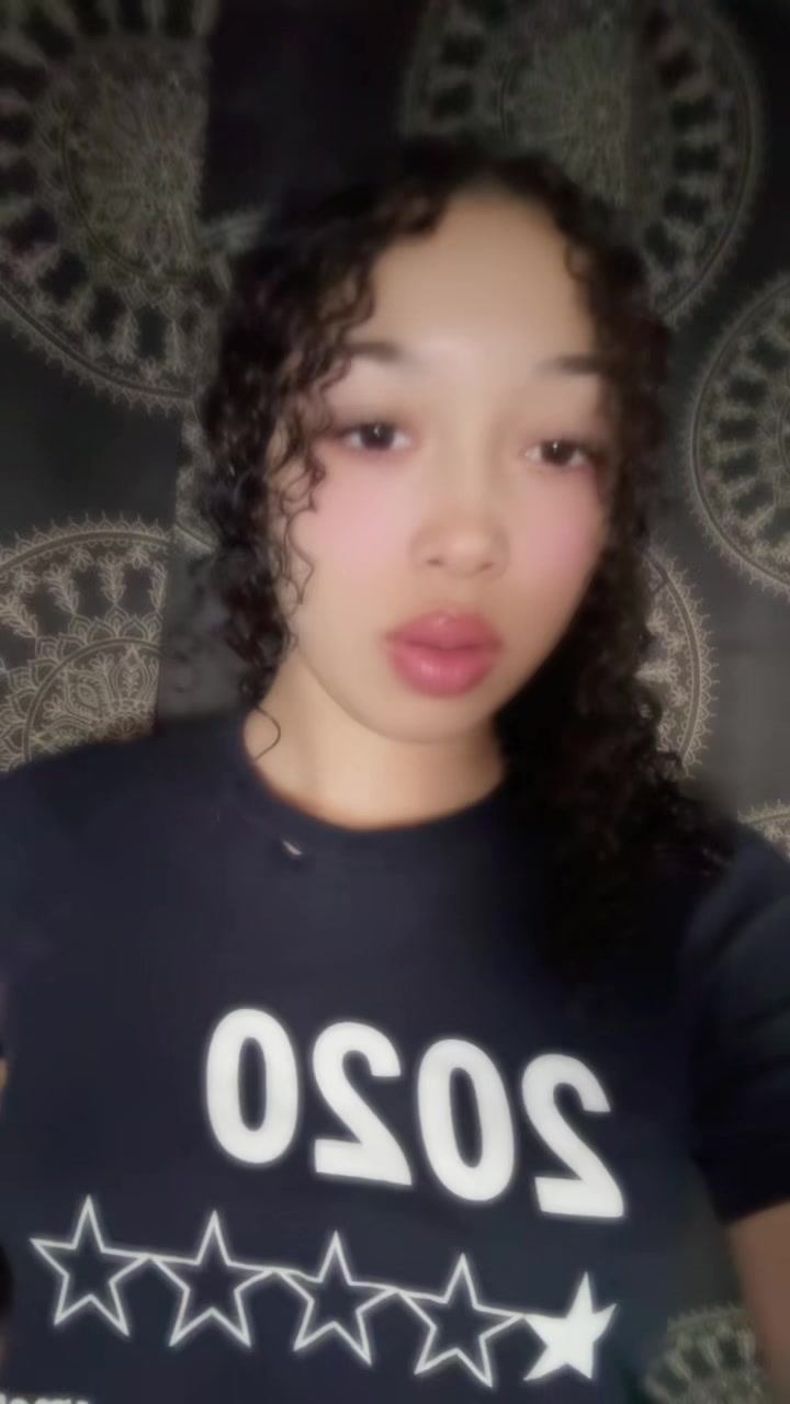 @twin_itsmariah