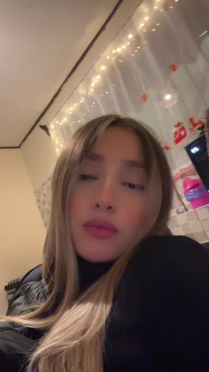 @Vale🌶️