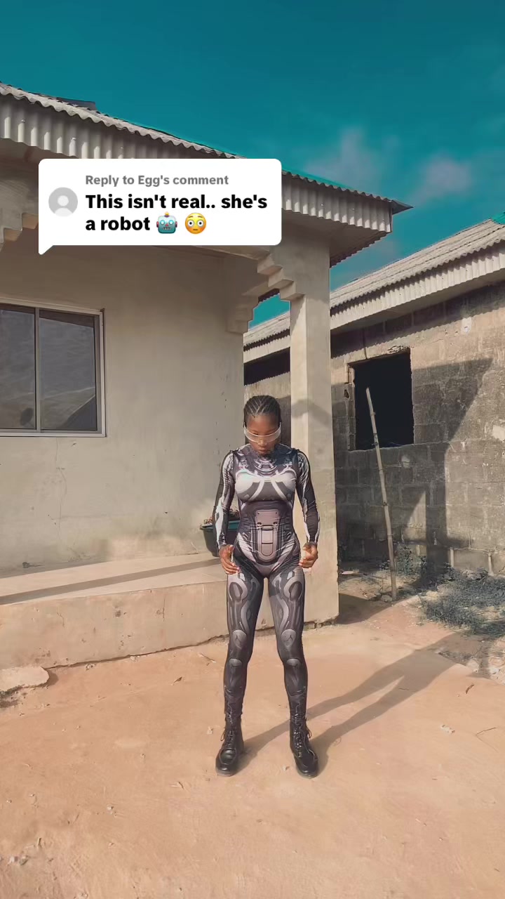 @That robot girl 🤖