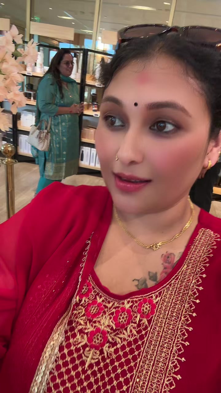 @lovely mira