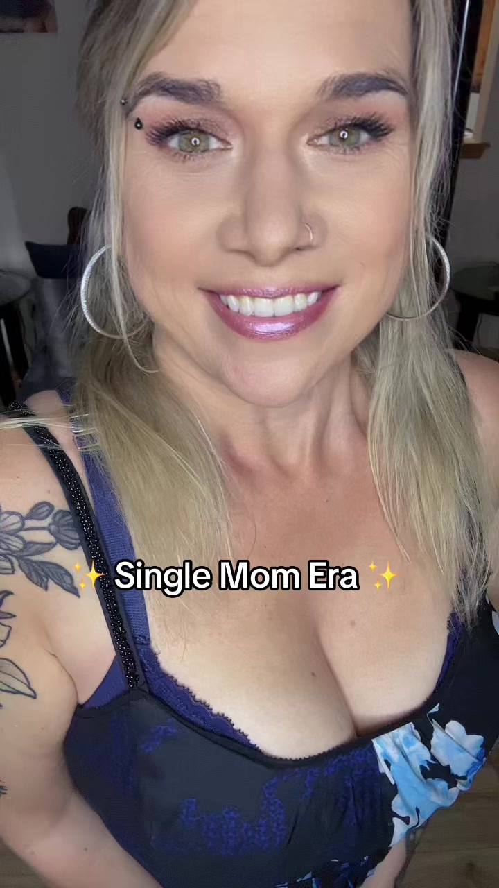 @Hotmomvibes