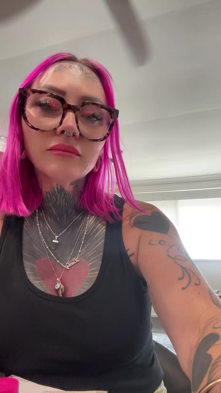 @BADDIE HQ