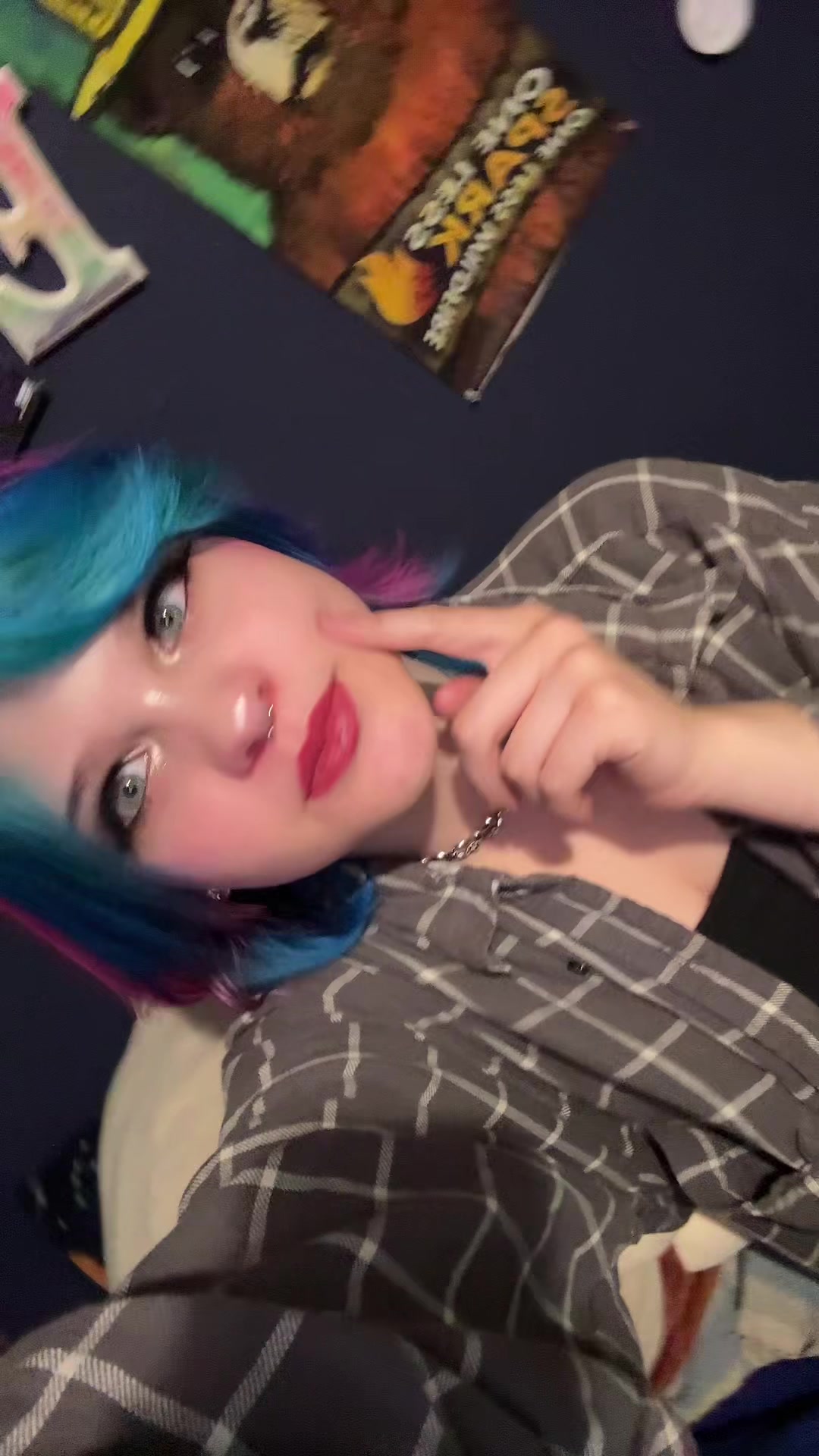 @Emi 🏳️&zwj;🌈