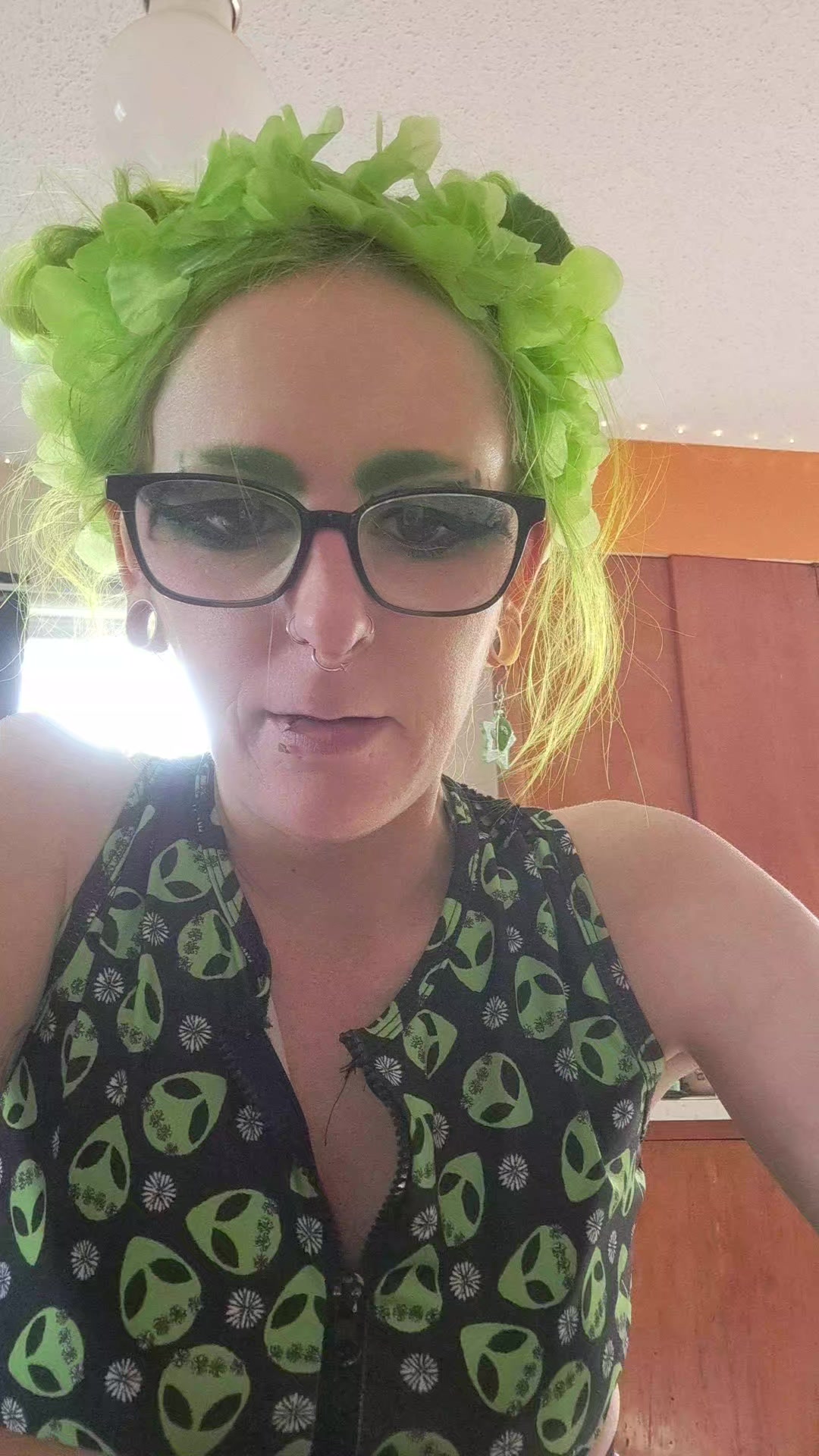 @friendlyalien 🇨🇦