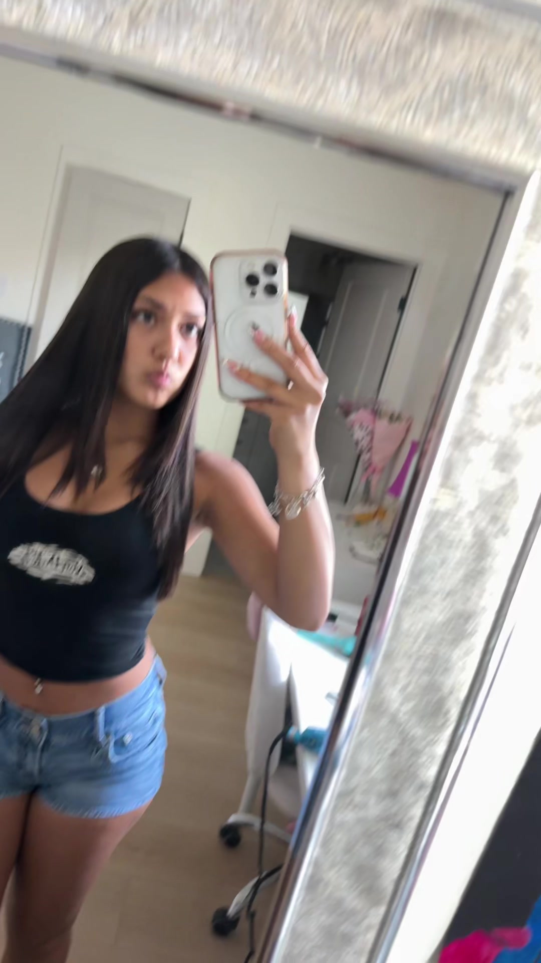 @⊱✿⊰