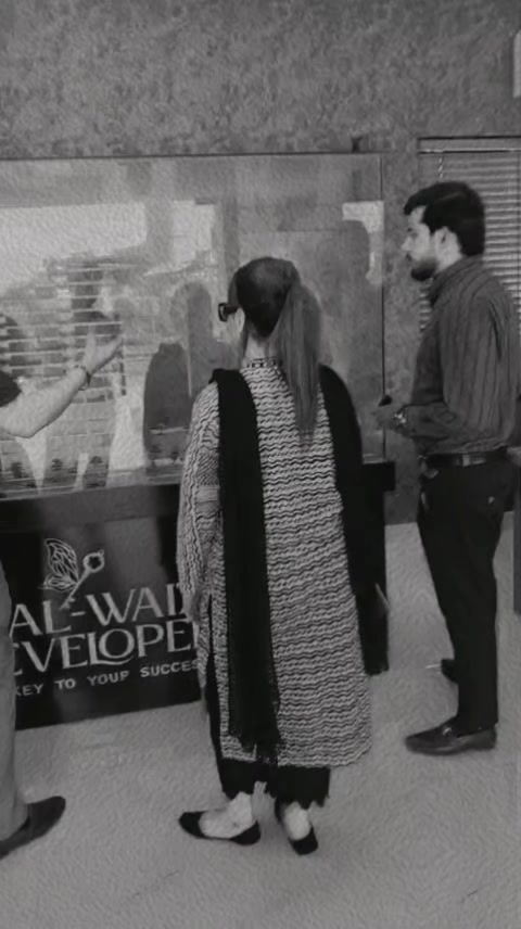 @Zara Pakistani 1