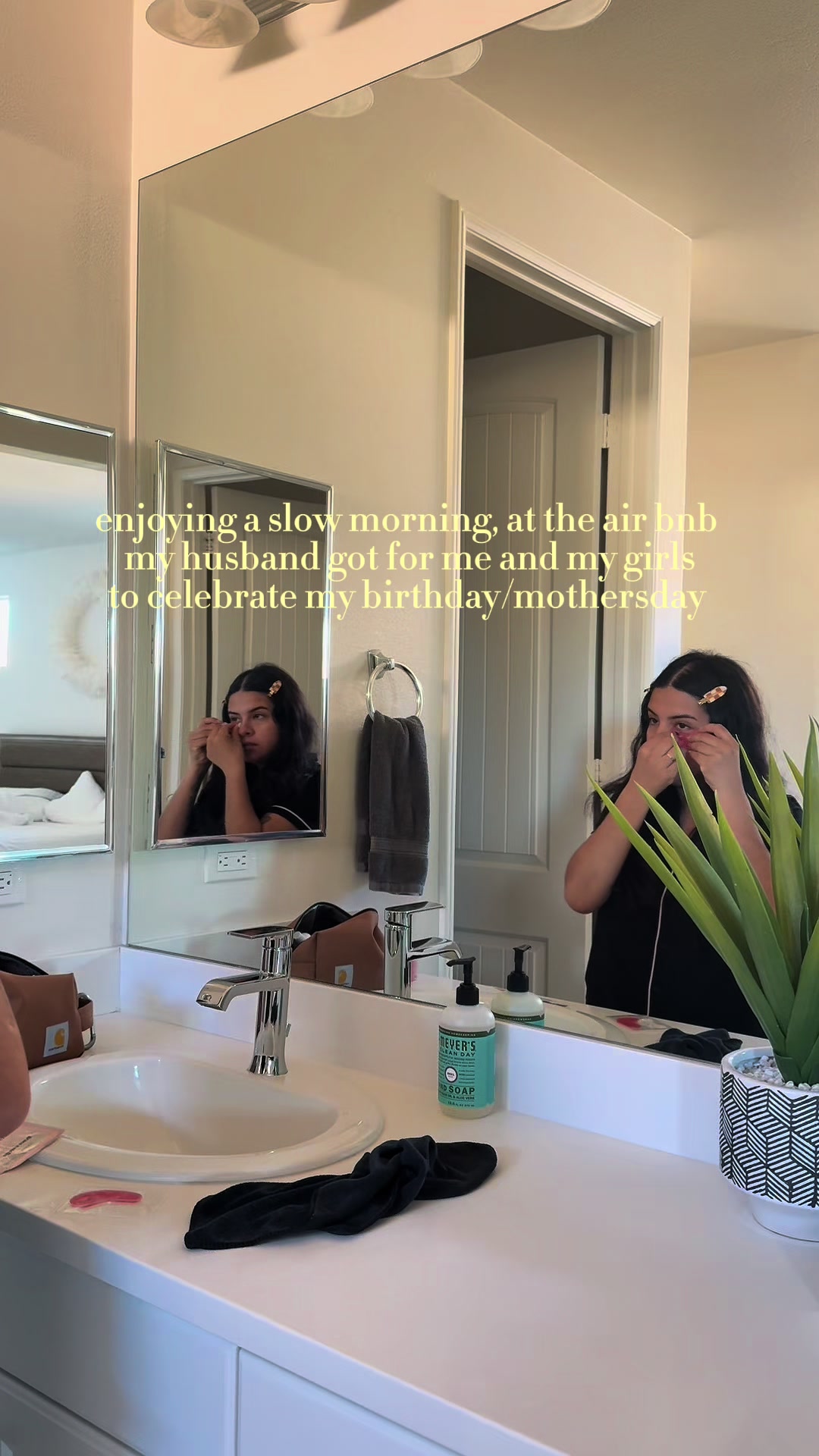 @april | mommy + nail tech