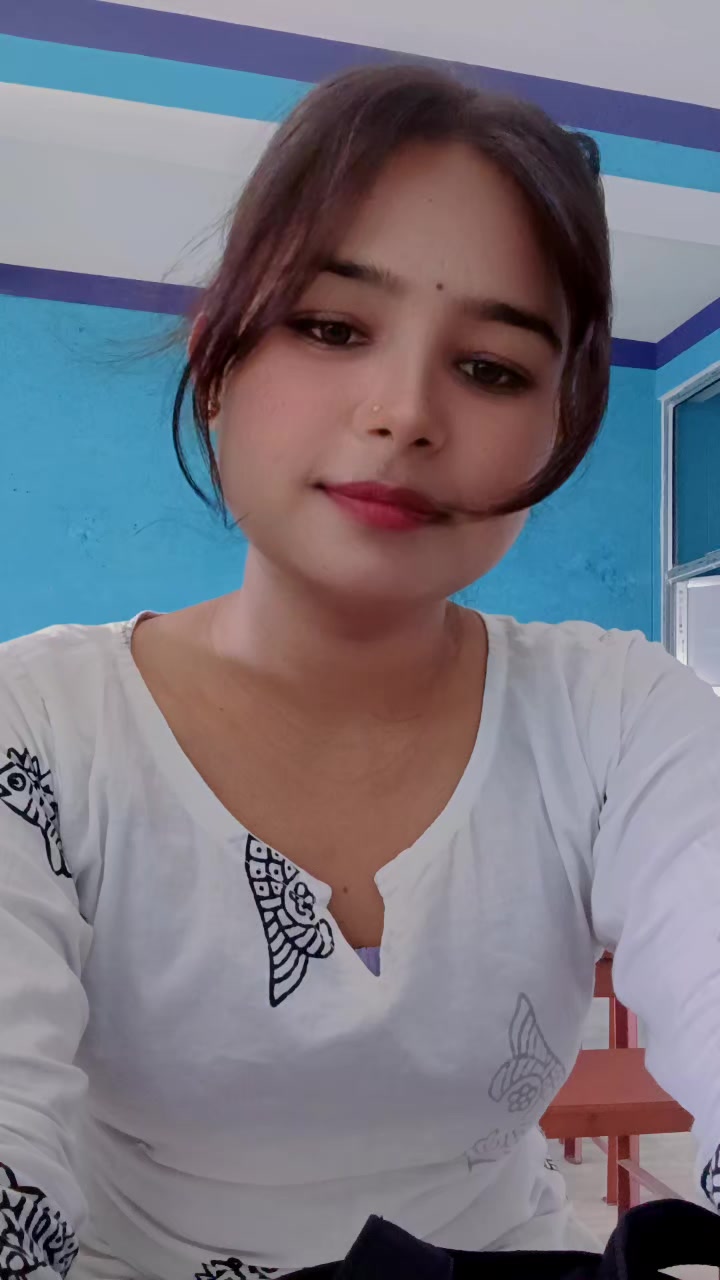 @👑pinky pahari 🍁💚🥀