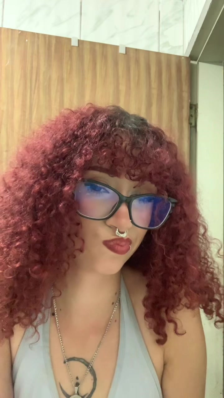 @Emilly🥀🔮
