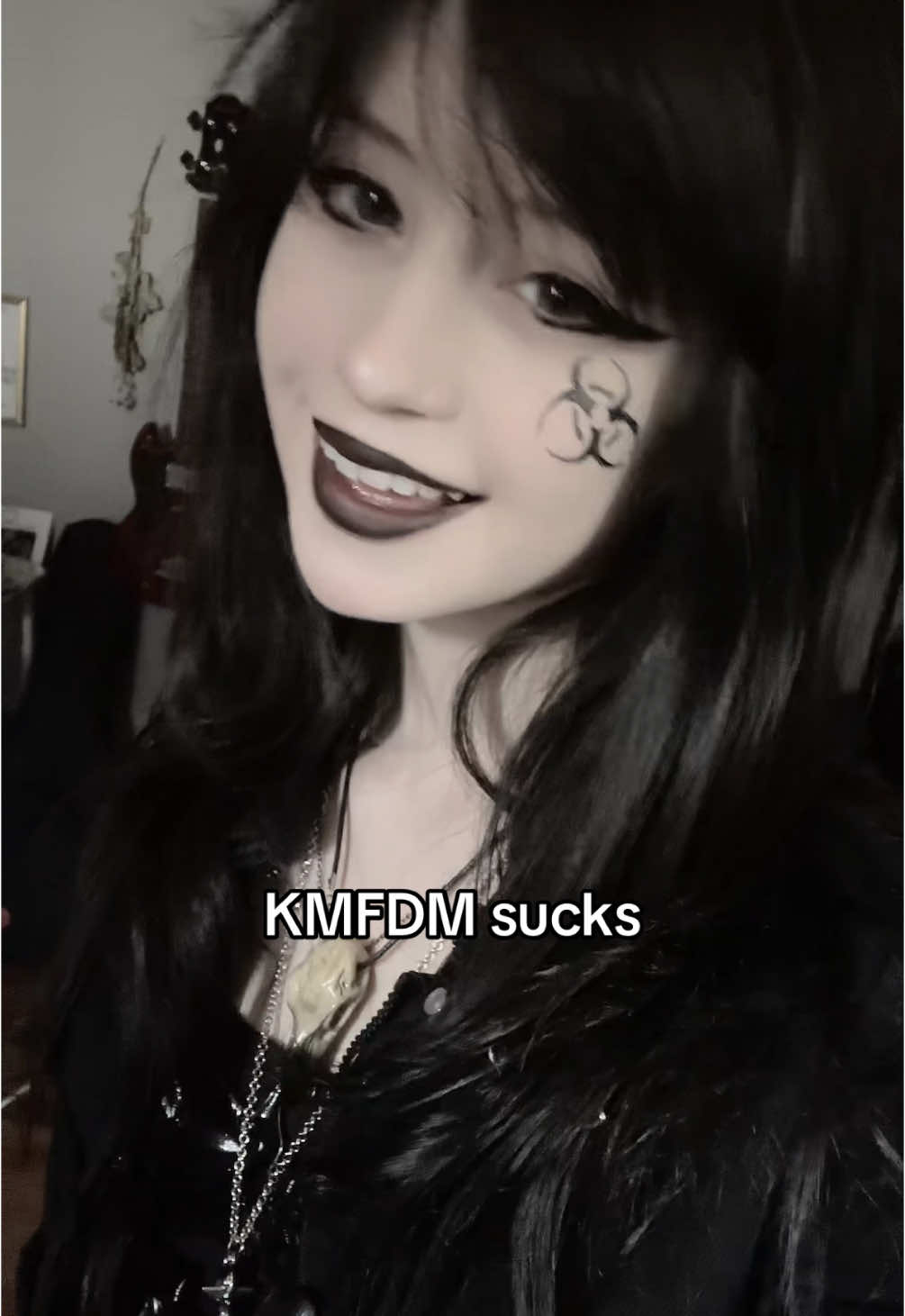 @☠︎︎