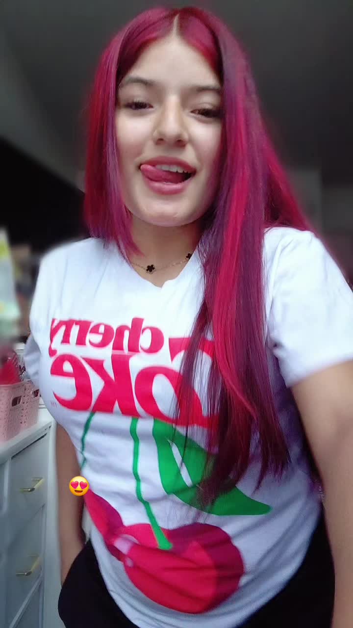 @𝒞𝒶𝓃𝒹𝓎 🍒