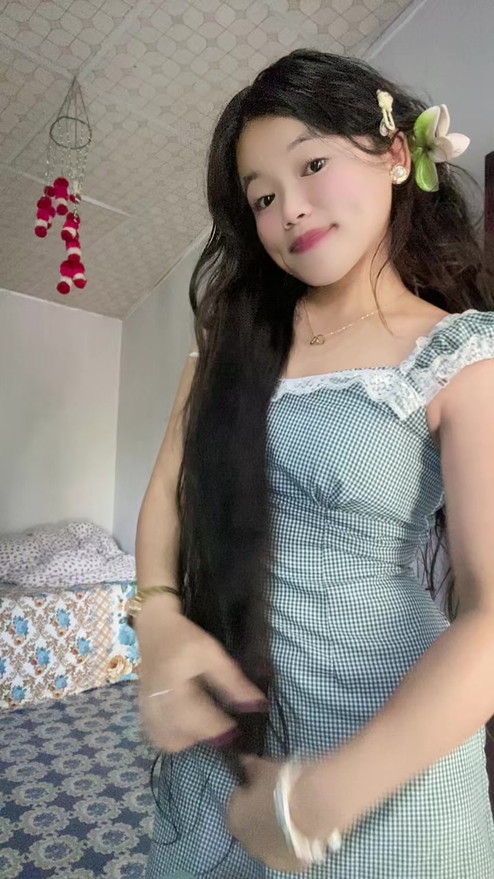 @Melina Rai 🖤🌙
