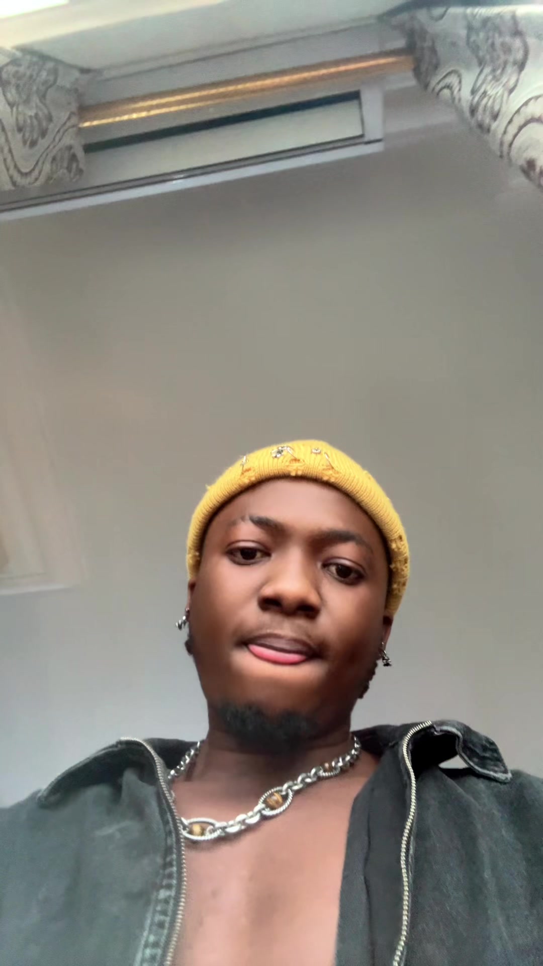 @Kwesi_amewuga